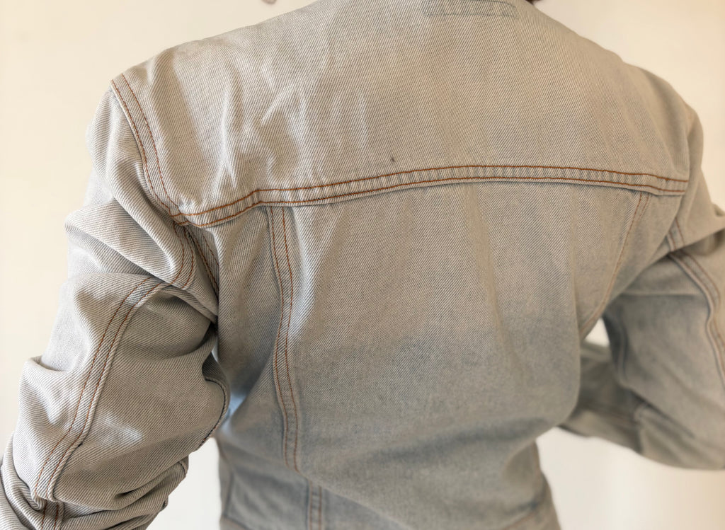 Y2K Cropped Denim Jacket Light Wash Zip Closure Unique Blue | Bardo